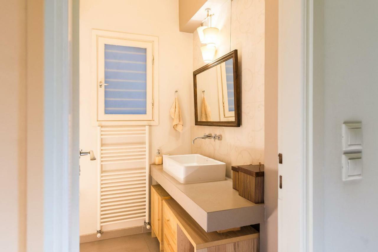 Stylish Flat With Veranda In The Heart Of Atena Exterior foto