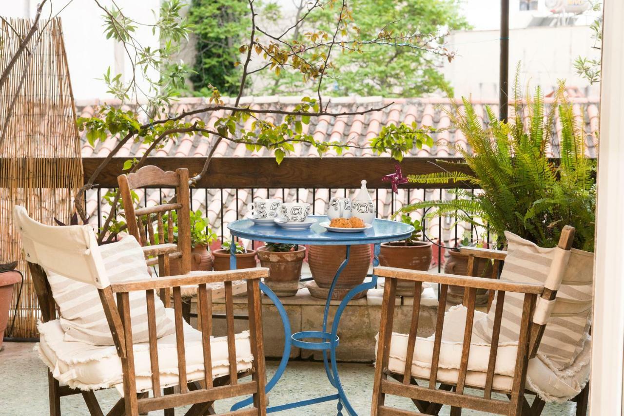 Stylish Flat With Veranda In The Heart Of Atena Exterior foto