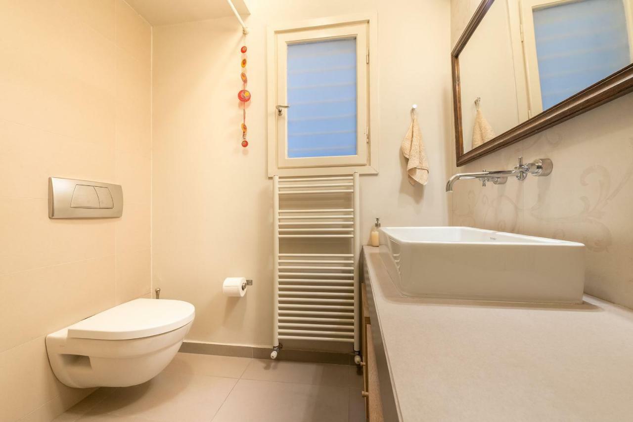 Stylish Flat With Veranda In The Heart Of Atena Exterior foto