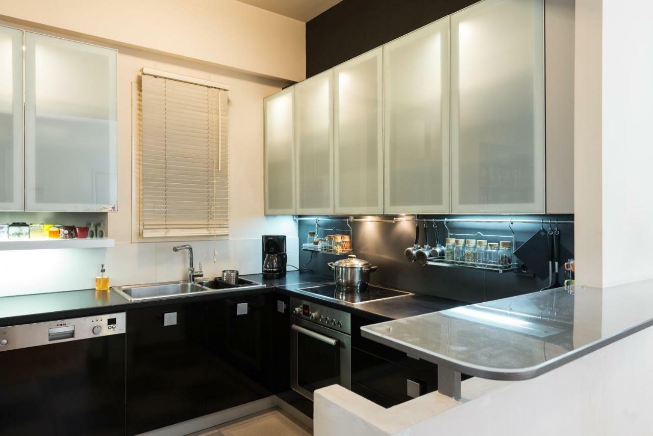 Stylish Flat With Veranda In The Heart Of Atena Exterior foto